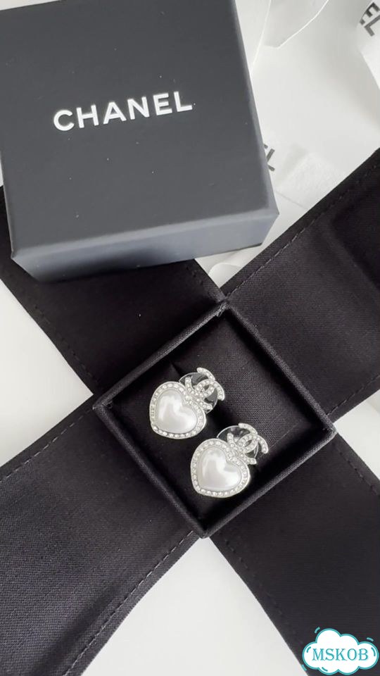Серьги Chanel vip gift новинка фото 1
