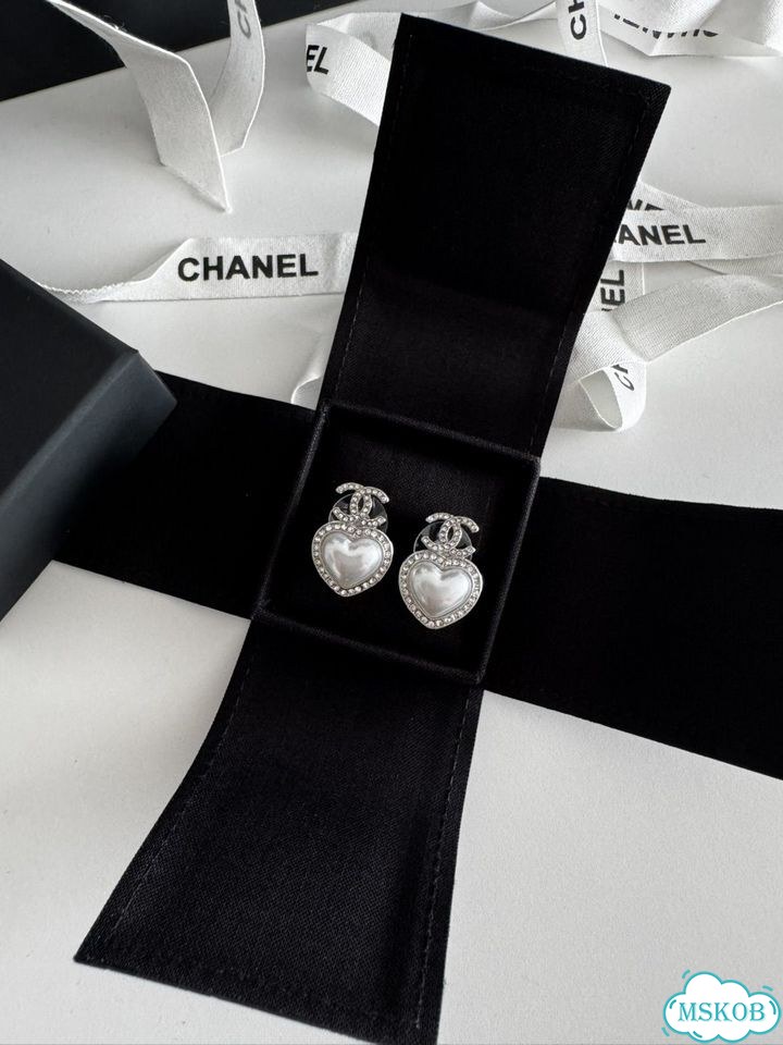 Серьги Chanel vip gift новинка фото 3