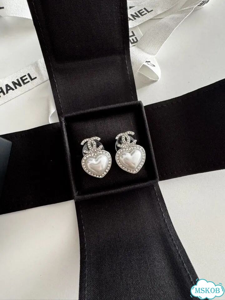 Серьги Chanel vip gift новинка фото 8