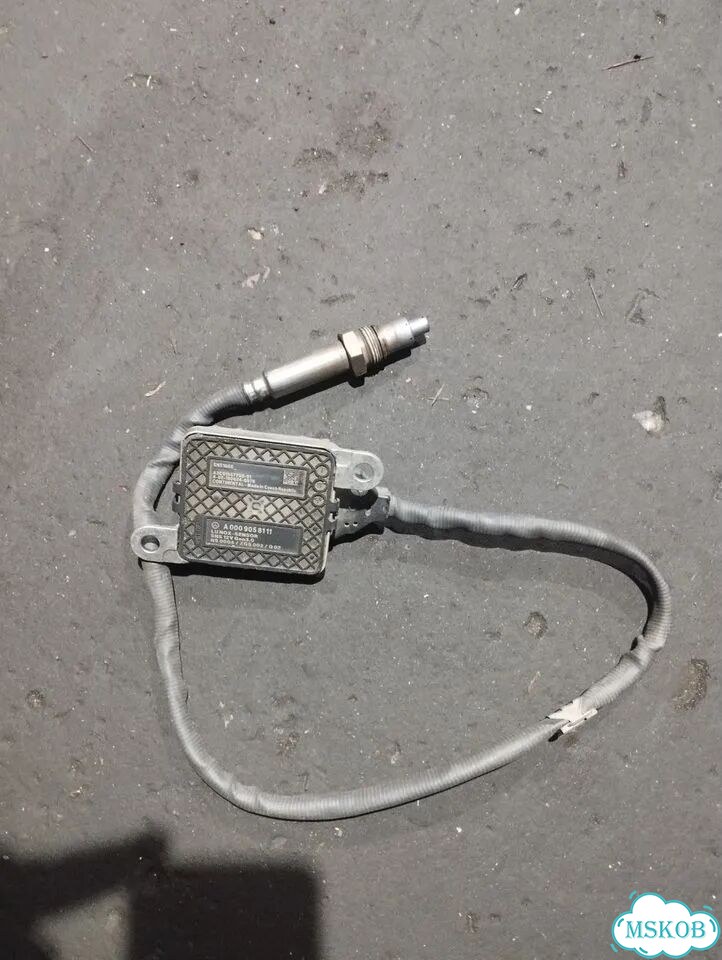 Датчик NOX Mercedes A0009058111 фото 1