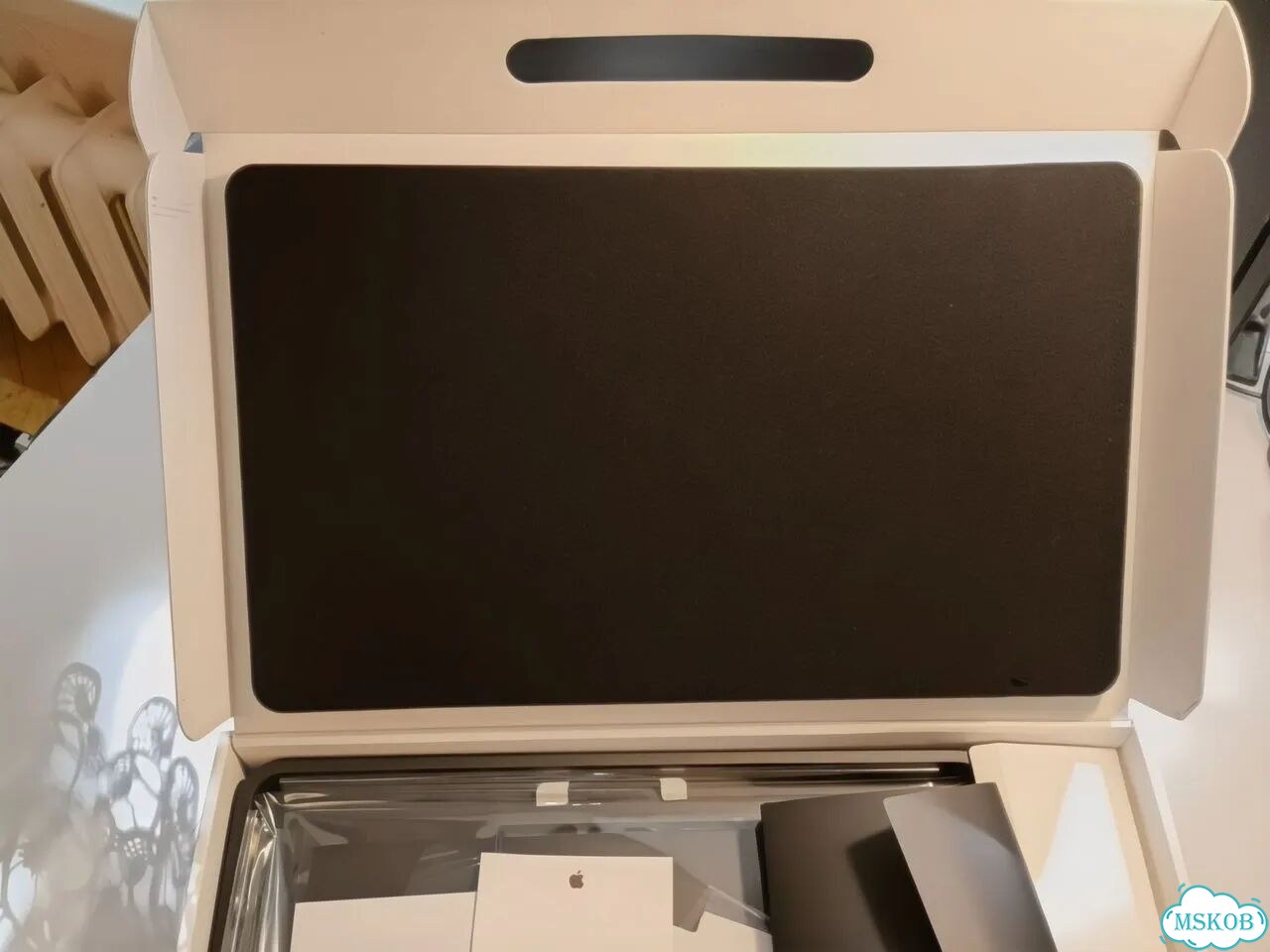 Коробочка от Apple macbook pro фото 5