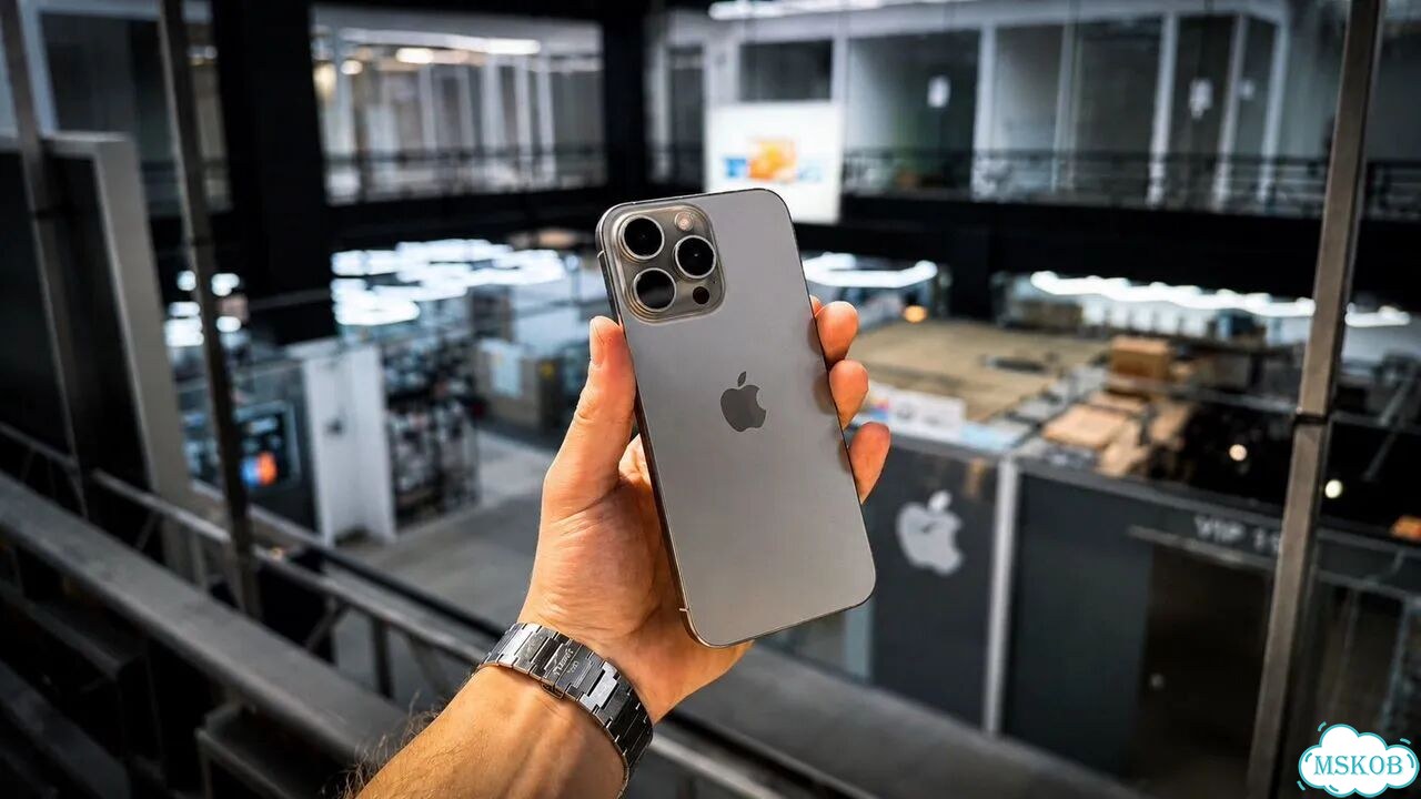 iPhone 15 Pro Max, 256 ГБ, SIM + eSIM фото 1