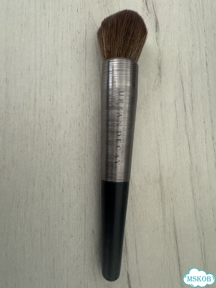 Кисть для тона urban decay фото 1