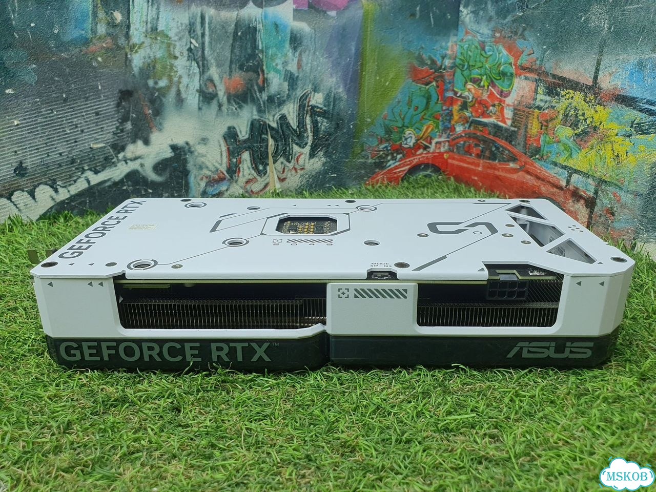 Asus GeForce RTX 4070 Dual White OC Edition 12Gb фото 4