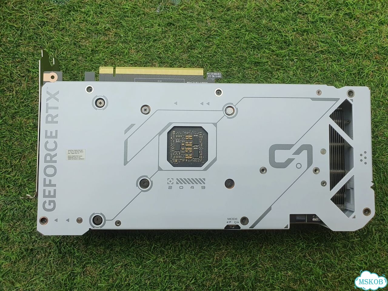 Asus GeForce RTX 4070 Dual White OC Edition 12Gb фото 5