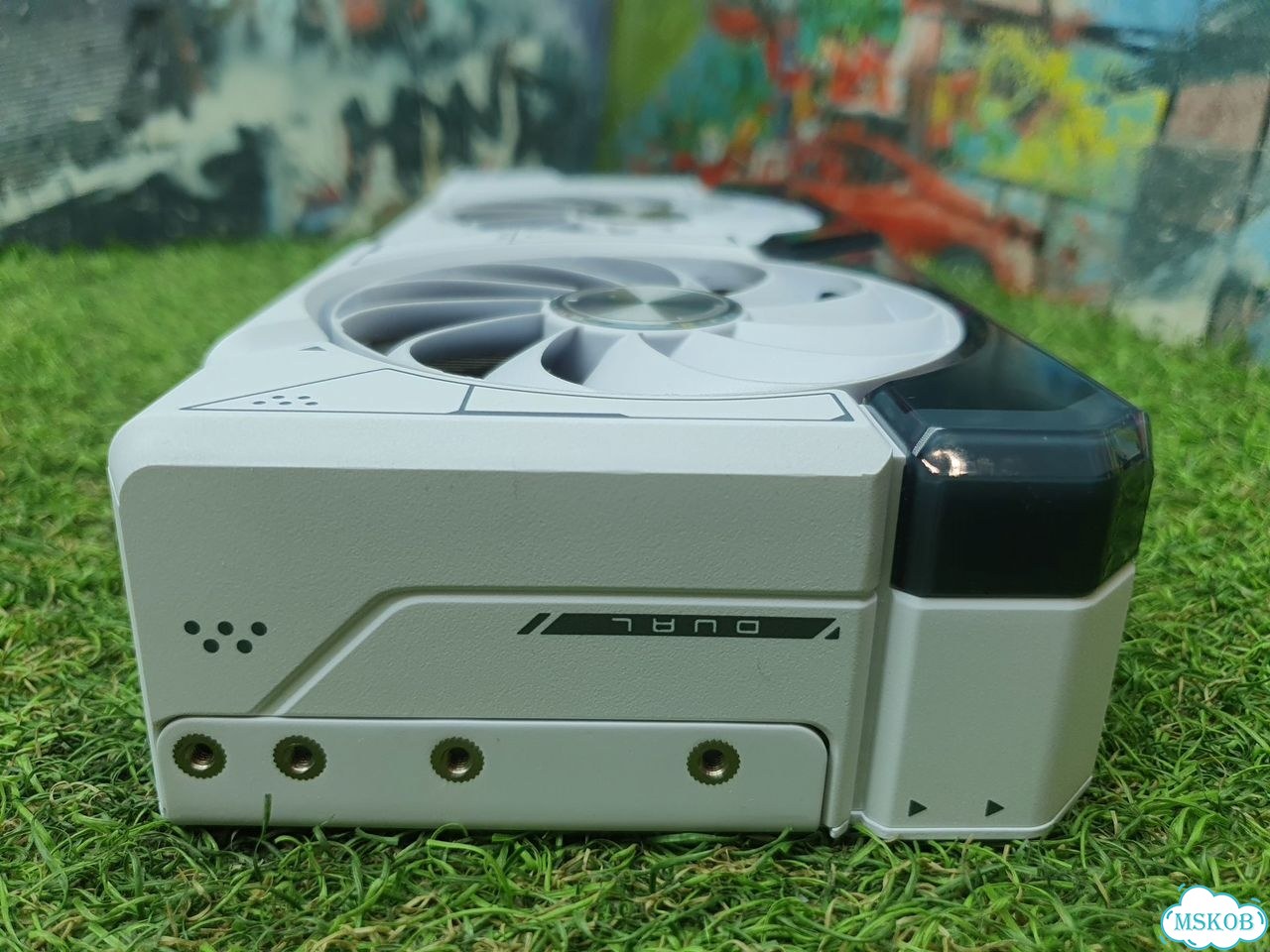 Asus GeForce RTX 4070 Dual White OC Edition 12Gb фото 6