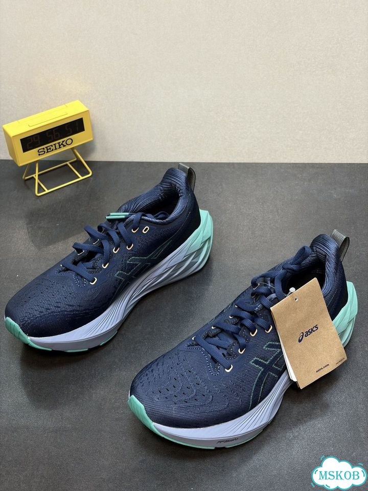 Asics Novablast 4, размер 23,5 см фото 2