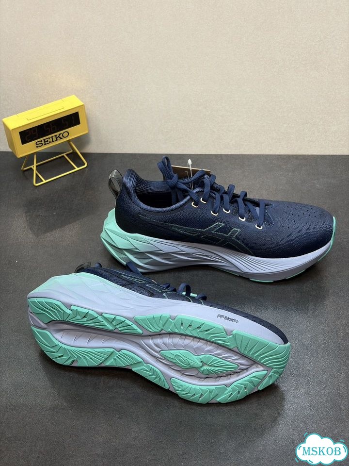 Asics Novablast 4, размер 23,5 см фото 3