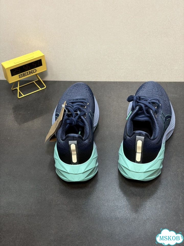 Asics Novablast 4, размер 23,5 см фото 4