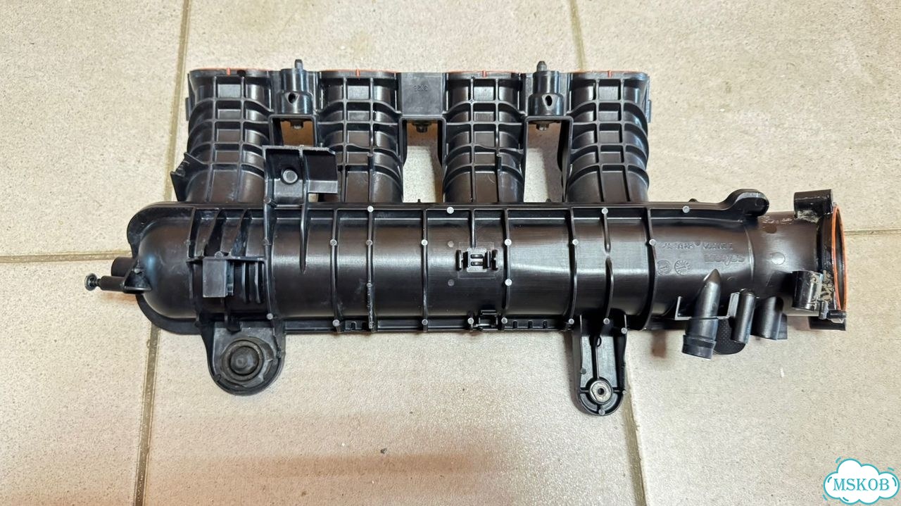 Впускной коллектор Mercedes W213 фото 6