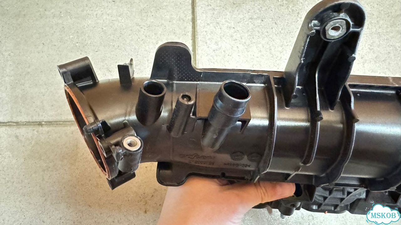 Впускной коллектор Mercedes W213 фото 9