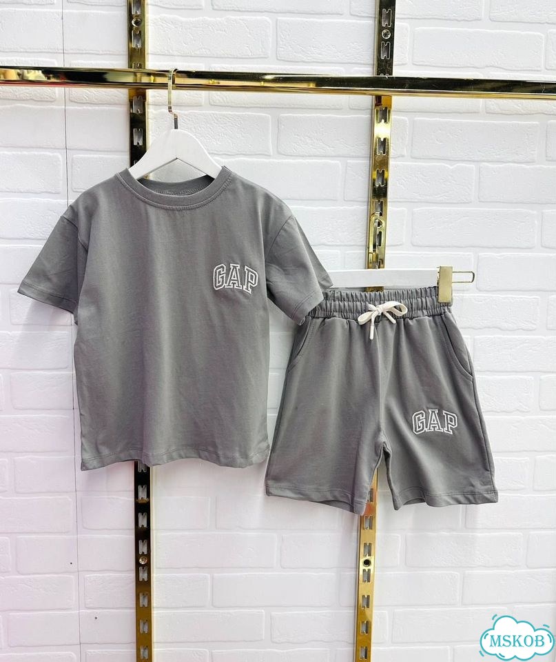 Новый костюм для мальчика Gap футболка шорты фото 2