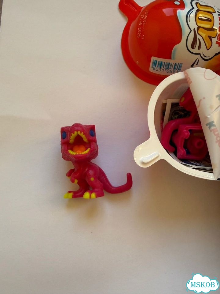 Kinder Joy:Looney Tunes,Jurassic World,Minecraft фото 10