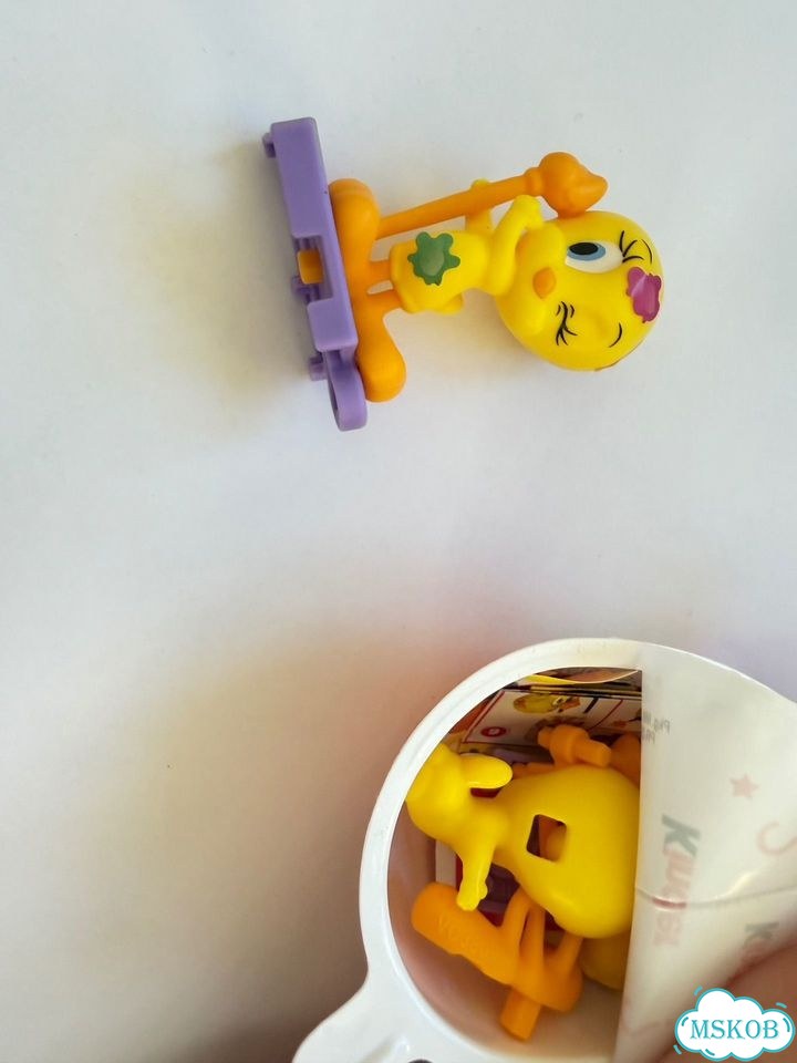 Kinder Joy:Looney Tunes,Jurassic World,Minecraft фото 3