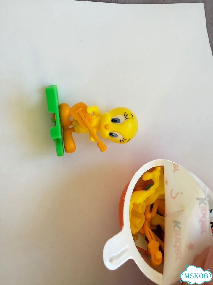 Kinder Joy:Looney Tunes,Jurassic World,Minecraft фото 5