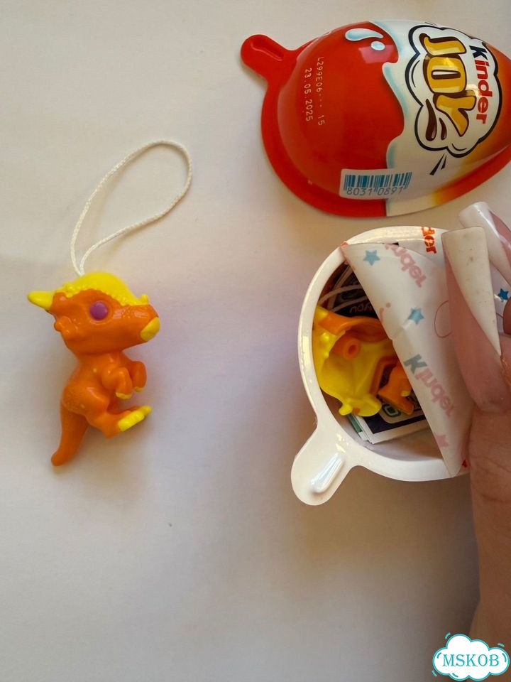 Kinder Joy:Looney Tunes,Jurassic World,Minecraft фото 8