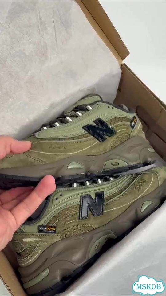 Кроссовки New Balance 1000 зеленые фото 1