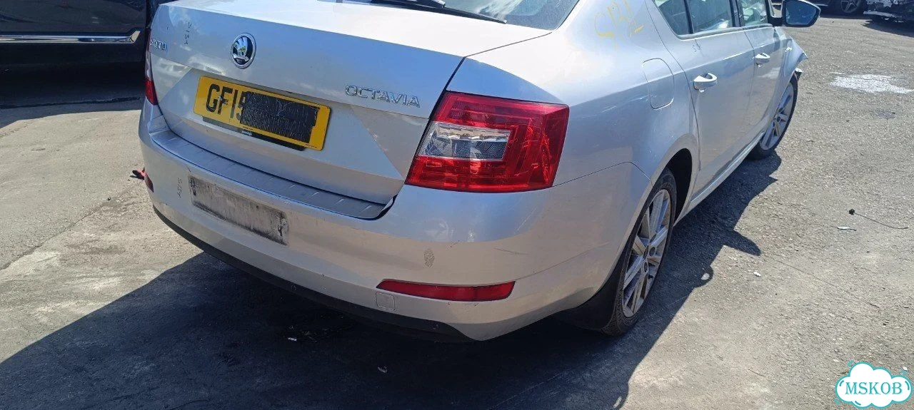 Фонарь задний правый Skoda Octavia A7 фото 4