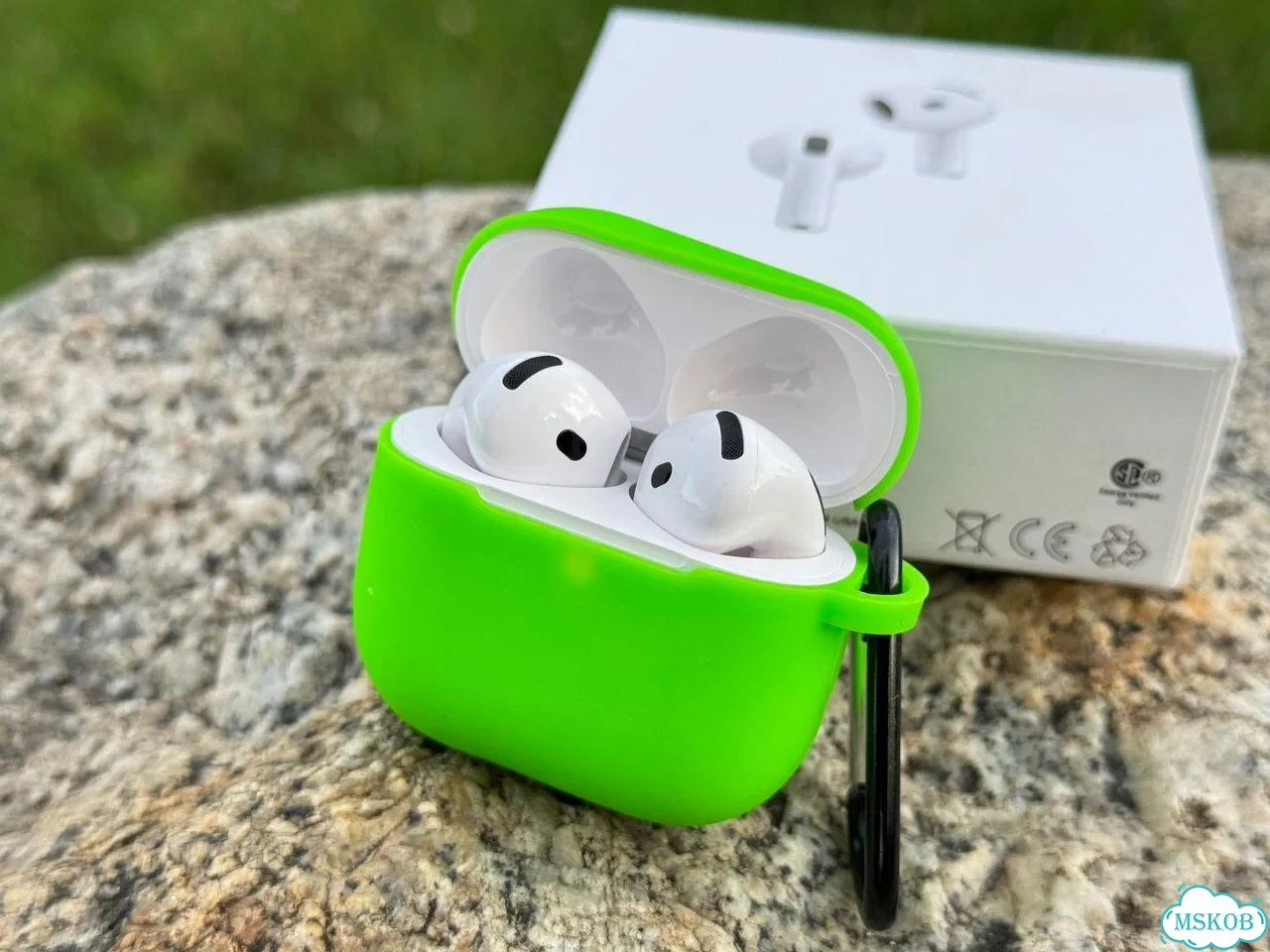 Airpods 4 с шумоподавлением (ANC) + 2 Чехла фото 2