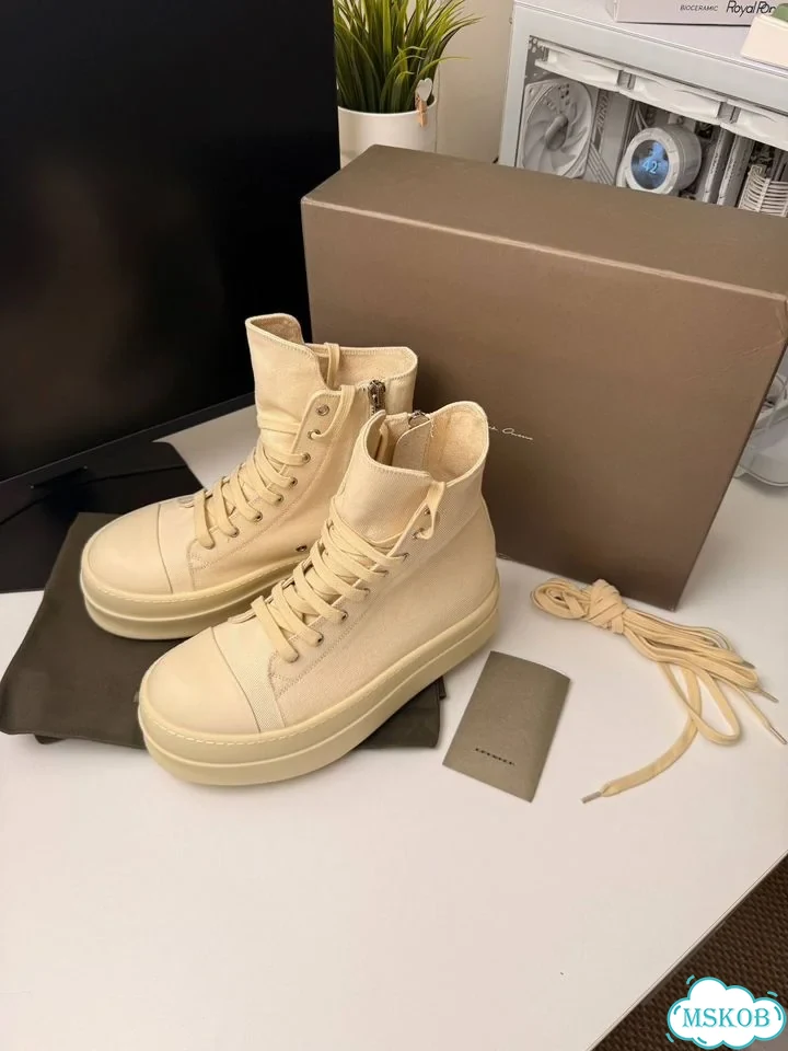 В наличие Rick Owens Ramones Mega Bumper Milk фото 1