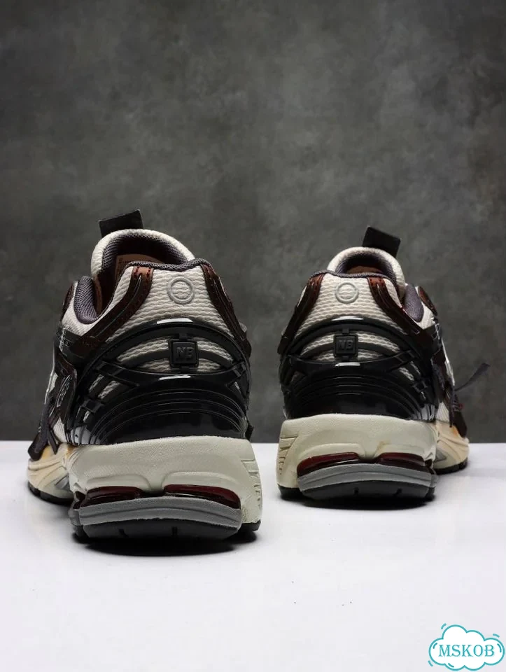 Кроссовки New Balance 1906A Brown с накладками фото 8