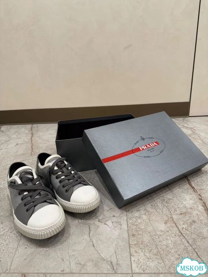 Prada Leather Nylon Stratus Sneakers фото 1