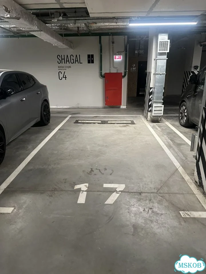 Машиноместо, 13 м² фото 1
