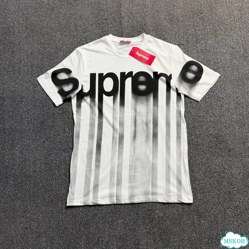 Футболка Supreme Blured Logo с черными буквами фото 1