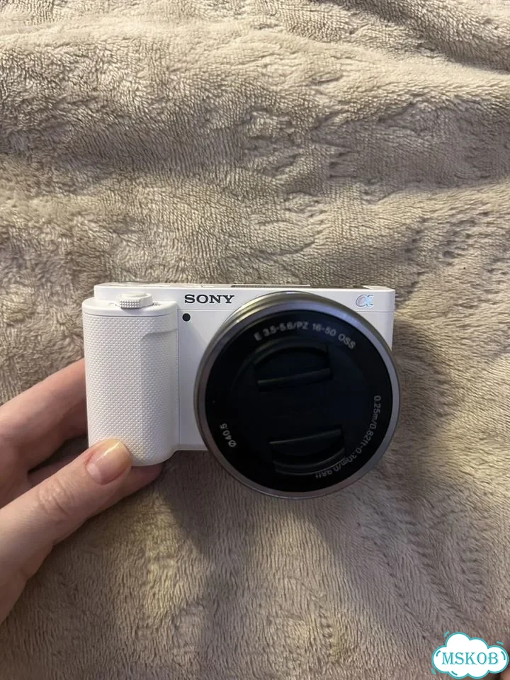 Sony ZV-E10 Kit 16-50mm (Белая / White) фото 1