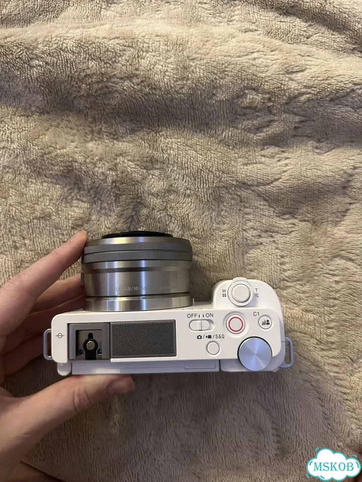 Sony ZV-E10 Kit 16-50mm (Белая / White) фото 2