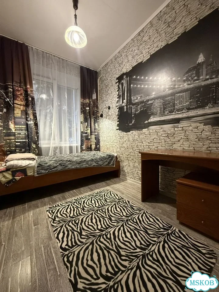 Комната 10 м² в 3-к., 1/6 эт. фото 1