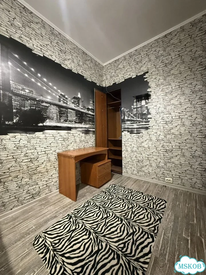 Комната 10 м² в 3-к., 1/6 эт. фото 3