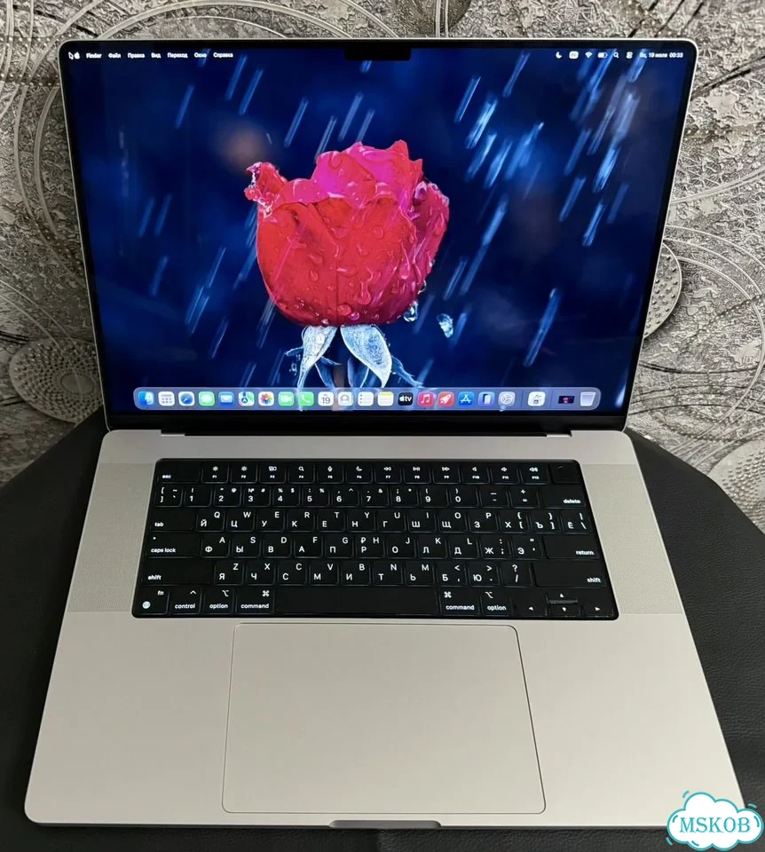 MacBook Pro 16 M1 32GB 54 цикла Silver фото 1