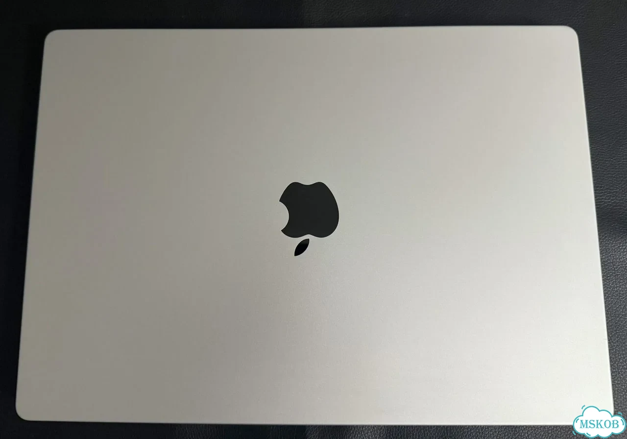 MacBook Pro 16 M1 32GB 54 цикла Silver фото 4