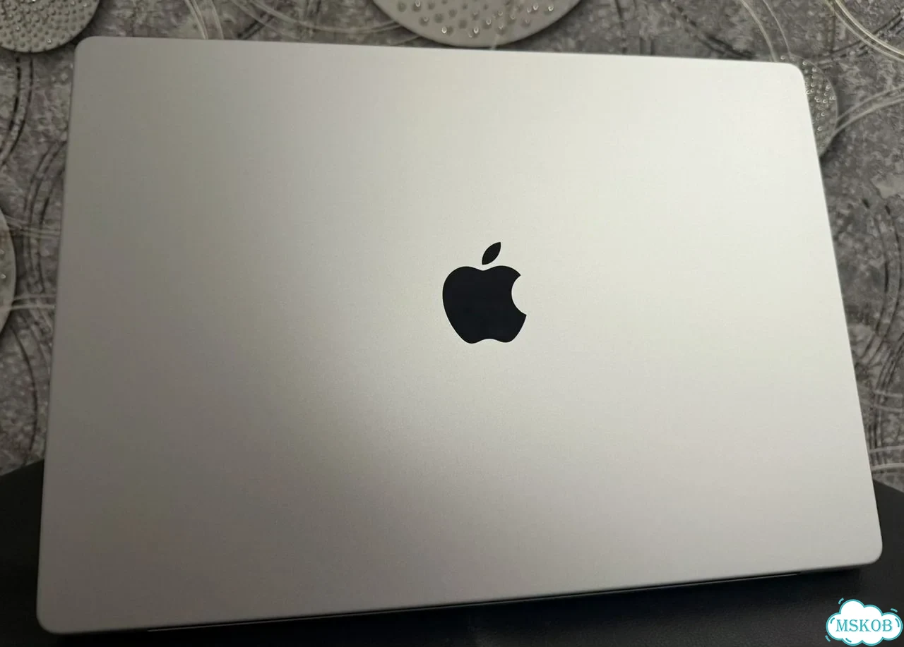 MacBook Pro 16 M1 32GB 54 цикла Silver фото 6