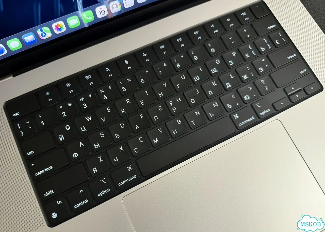 MacBook Pro 16 M1 32GB 54 цикла Silver фото 7