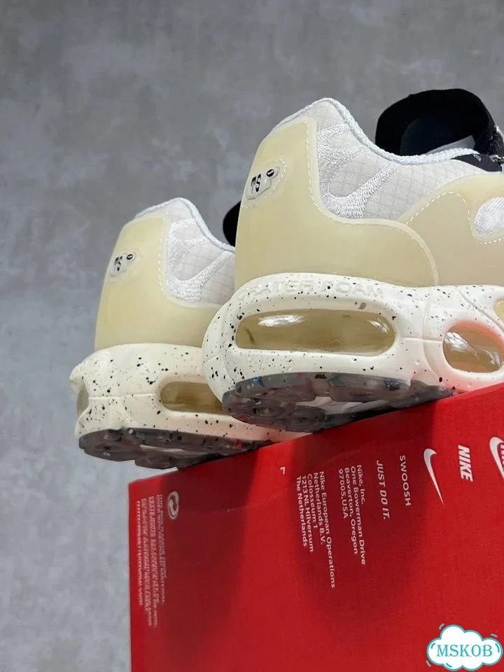 Кроссовки Nike Air Max Terrascape Plus белые фото 6