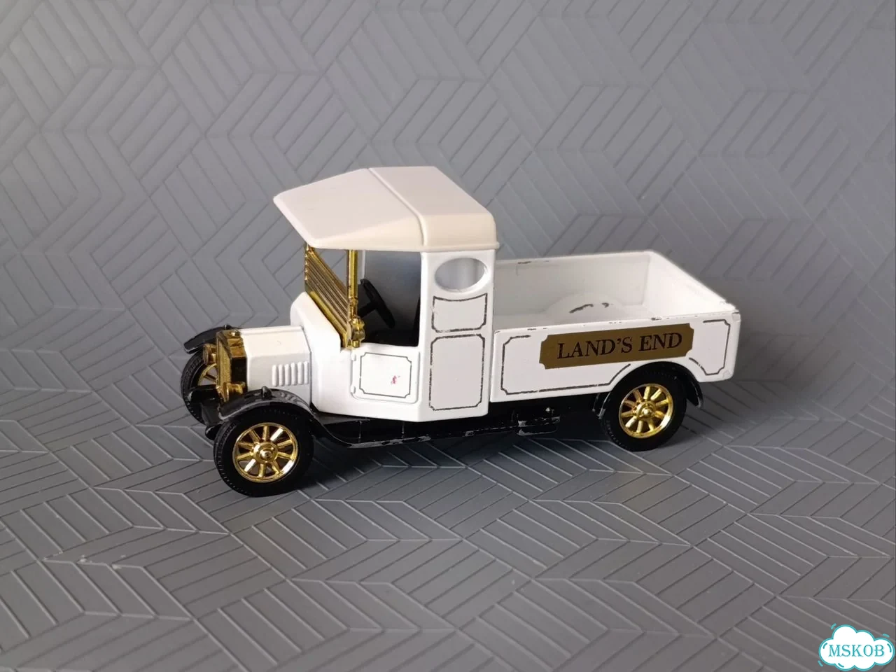 Модель автомобиля Corgi грузовик Ford фото 1