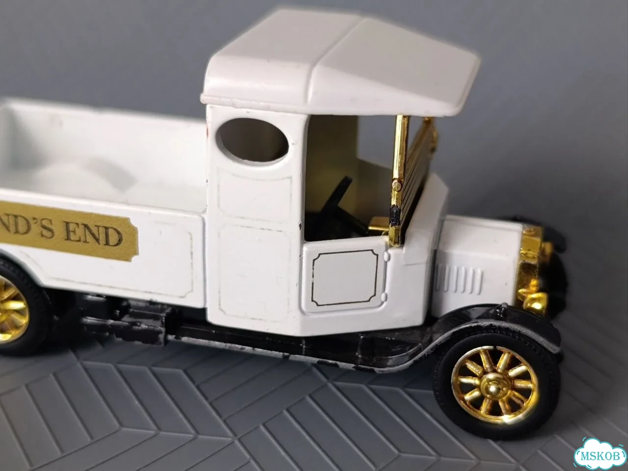 Модель автомобиля Corgi грузовик Ford фото 9