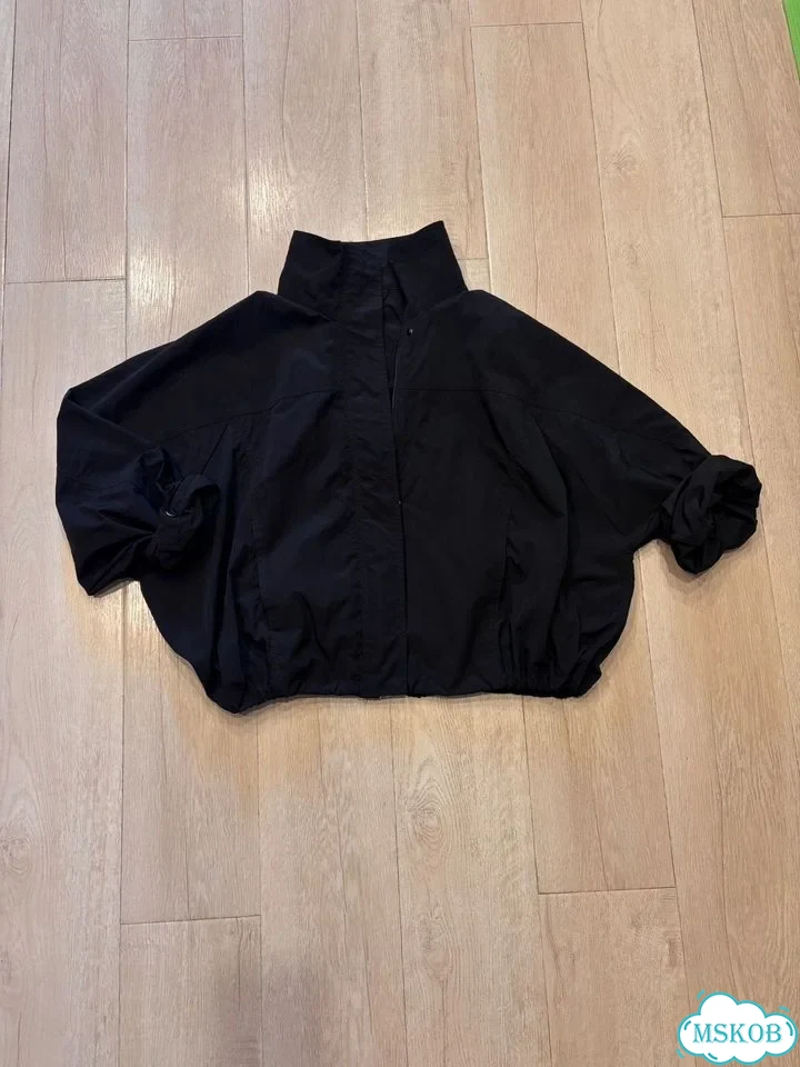 Pull and bear ветровка, черная фото 2