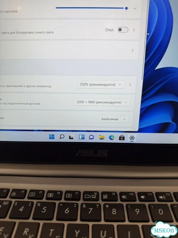Asus Zenbook Ux310 Core i7-7200 12DDR 4K 512SSD фото 7