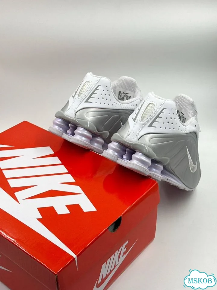 Кроссовки Nike Shox R4 фото 5