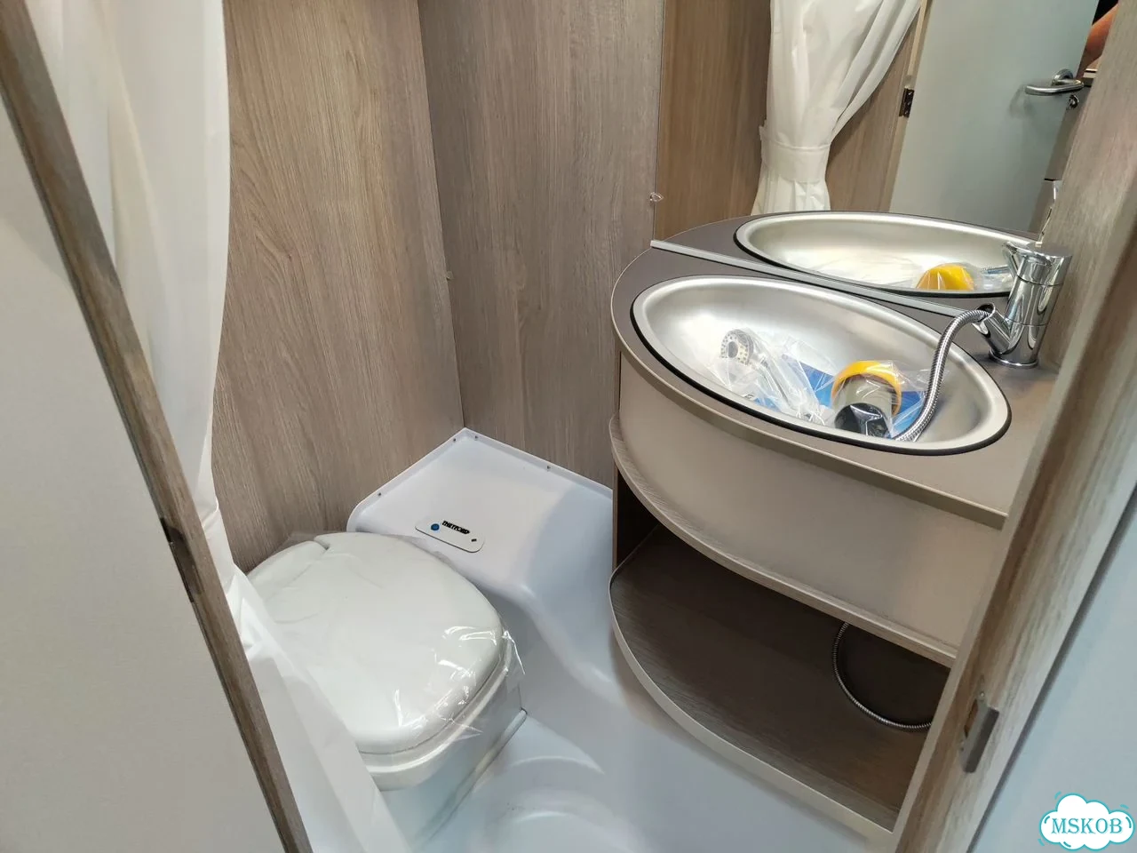 Прицеп-дача Buerstner Premio Plus Limited, 2023 фото 11