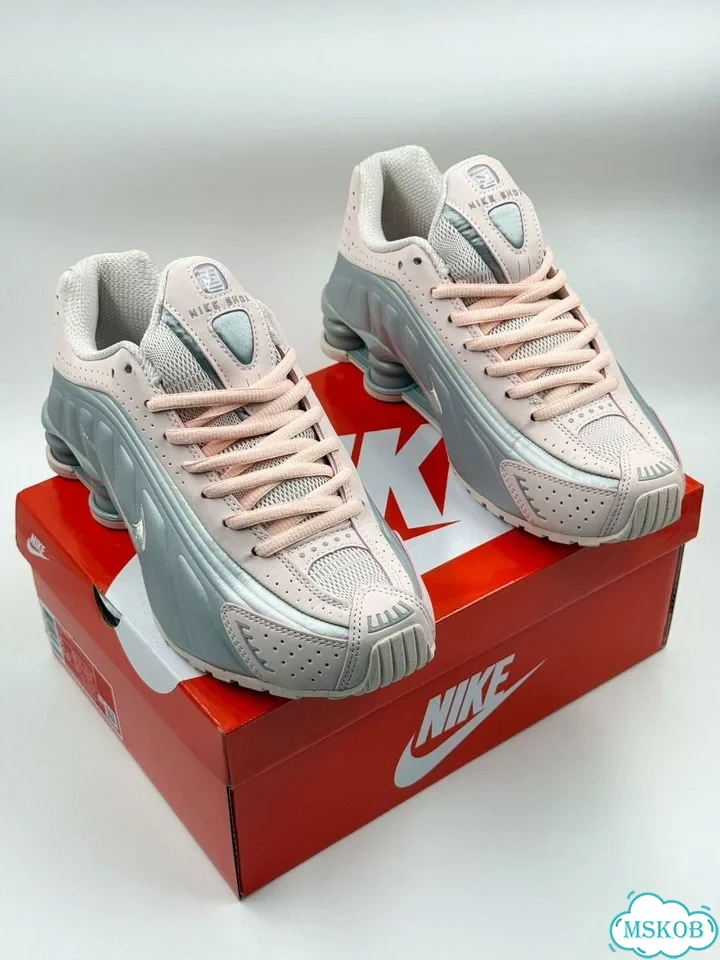 Кроссовки Nike Shox R4 фото 4