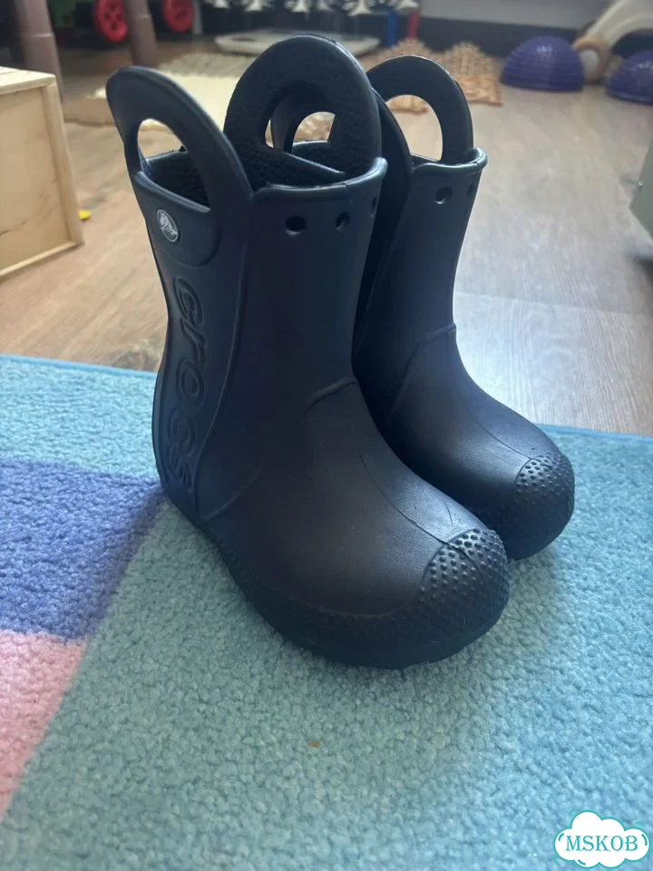 Резиновые сапоги crocs детские фото 2