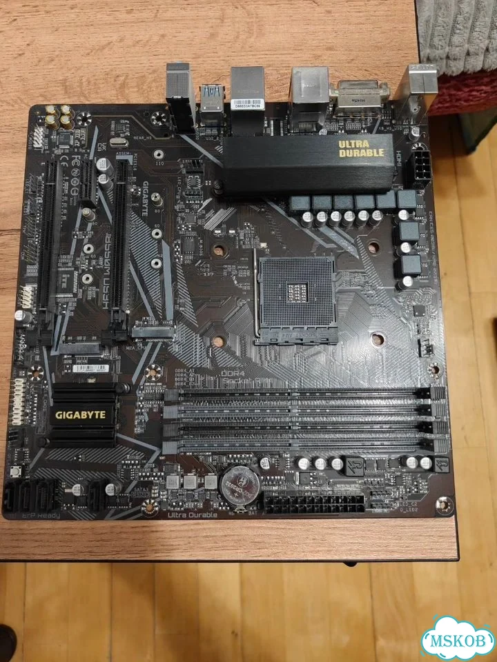 Материнская плата gigabyte B550M DS3H фото 2