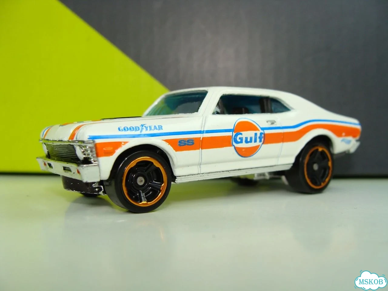 Custom Hot Wheels 68 Chevy Nova фото 1