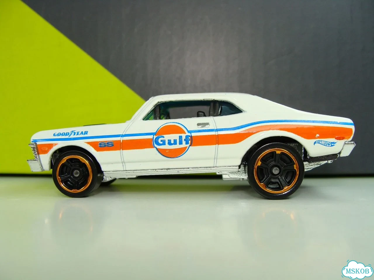 Custom Hot Wheels 68 Chevy Nova фото 2