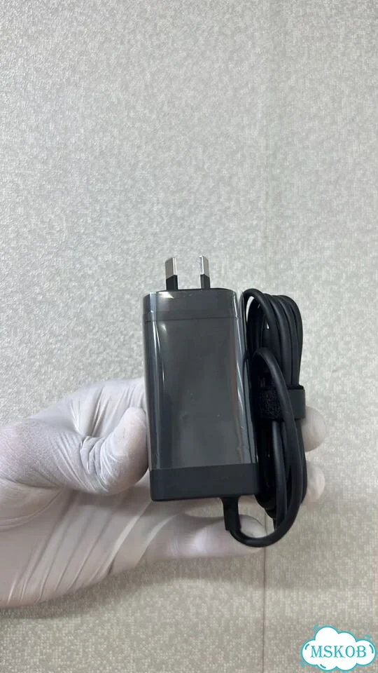 DJI 65W Portable Charger фото 1
