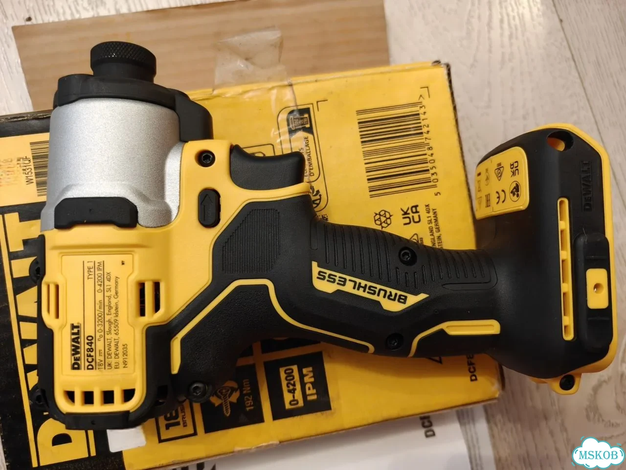 Винтовёрт dewalt DCF840 фото 2